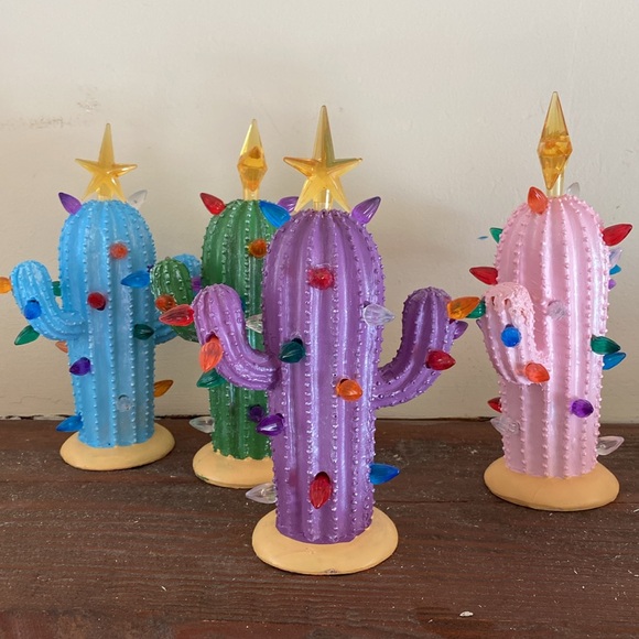 Cactus Christmas Tree with Lights - Picture 15 of 17